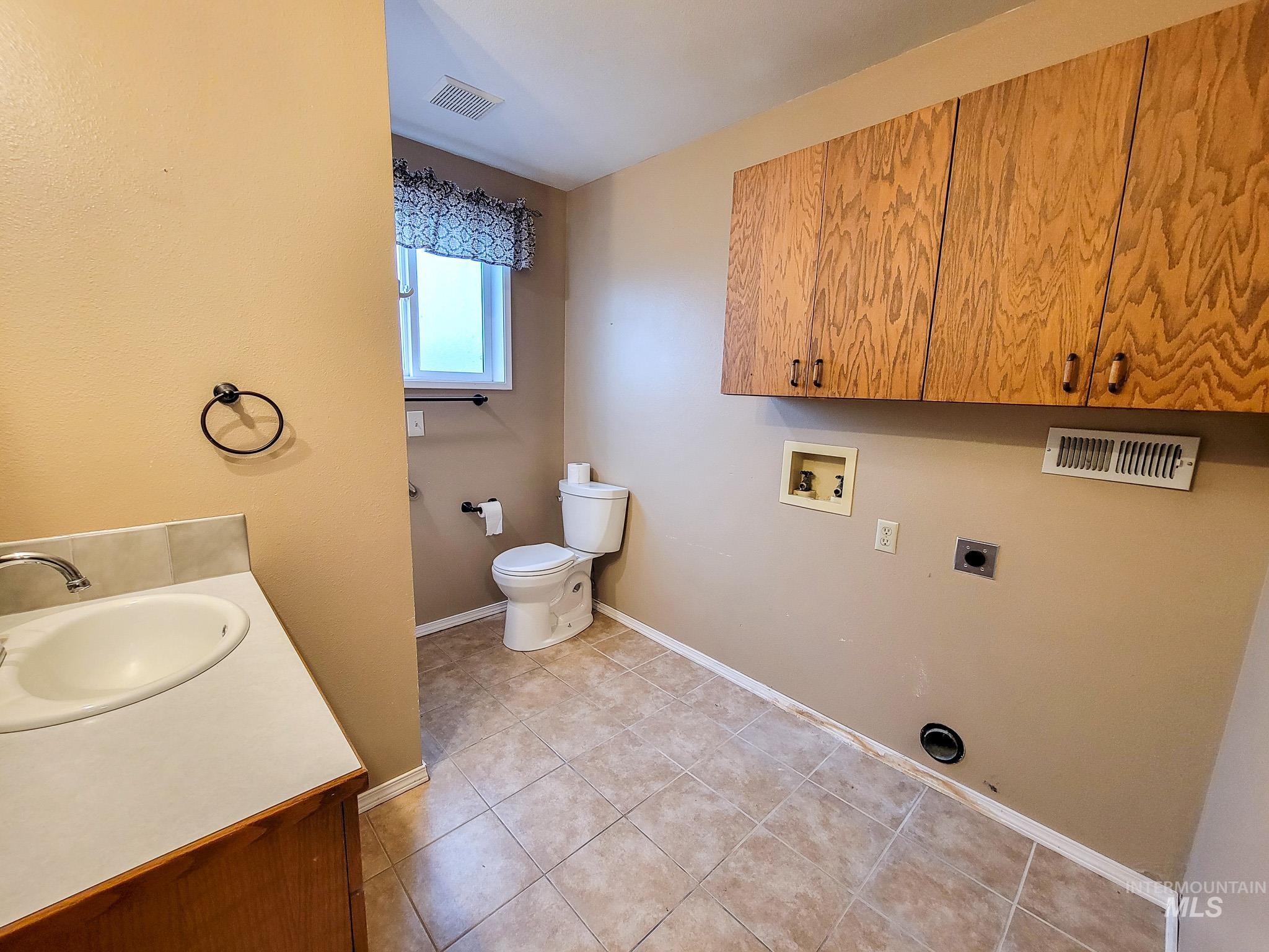 3435 Clemans Road, Clarkston, Washington 99403, 3 Bedrooms, 2 Bathrooms, Residential For Sale, Price $475,000, 98966915