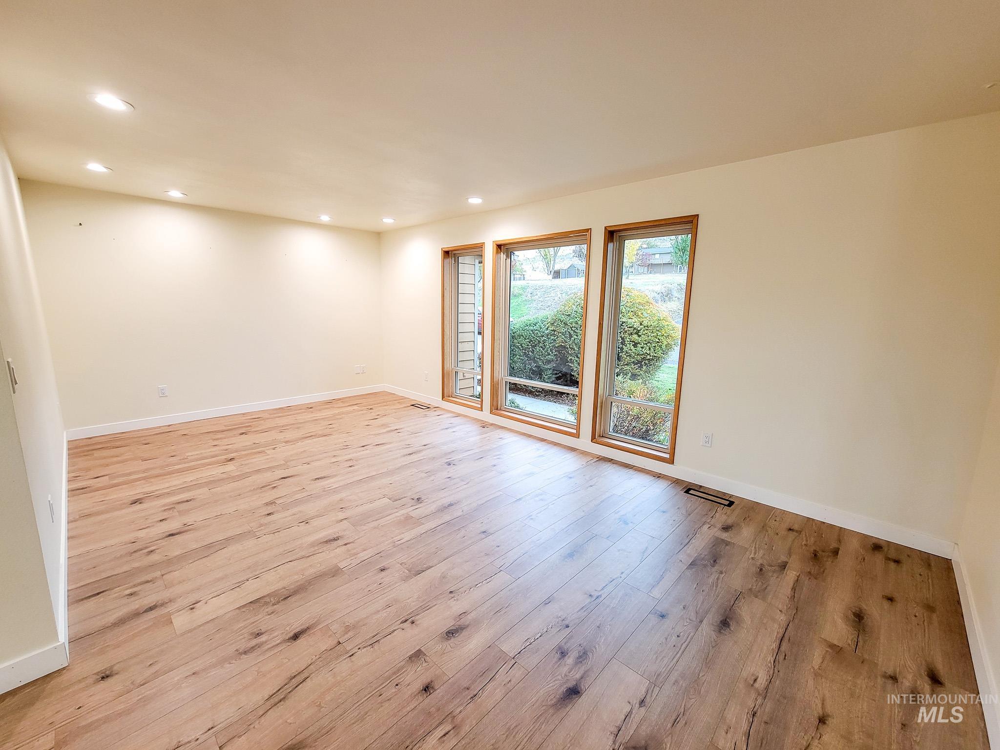 3435 Clemans Road, Clarkston, Washington 99403, 3 Bedrooms, 2 Bathrooms, Residential For Sale, Price $475,000, 98966915