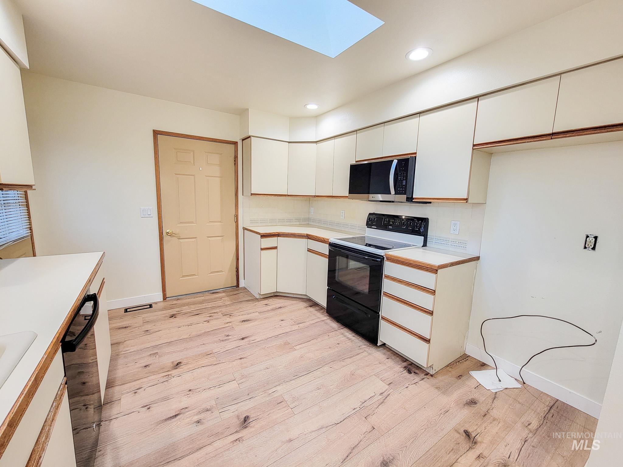 3435 Clemans Road, Clarkston, Washington 99403, 3 Bedrooms, 2 Bathrooms, Residential For Sale, Price $475,000, 98966915