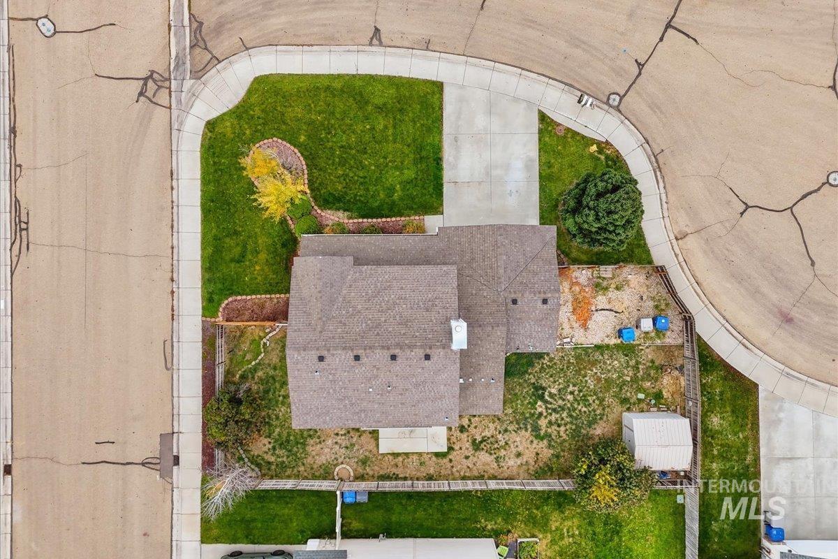 Aerial view of property and surrounding area