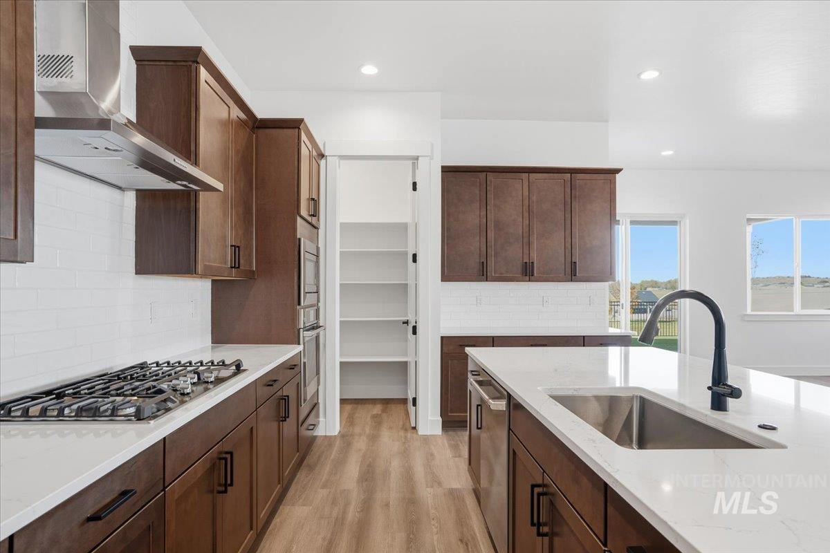 2349 N Kenora Ave, Star, Idaho 83669, 3 Bedrooms, 3.5 Bathrooms, Residential For Sale, Price $689,990, 98966932