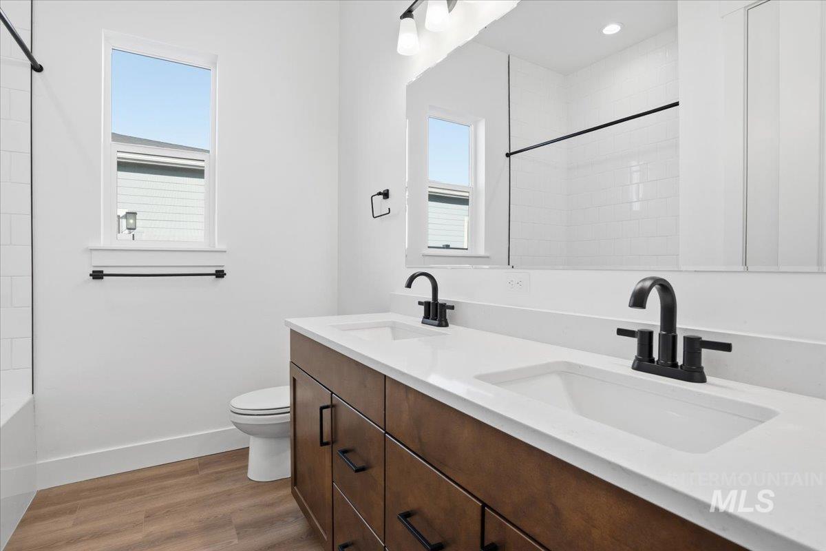 2349 N Kenora Ave, Star, Idaho 83669, 3 Bedrooms, 3.5 Bathrooms, Residential For Sale, Price $689,990, 98966932