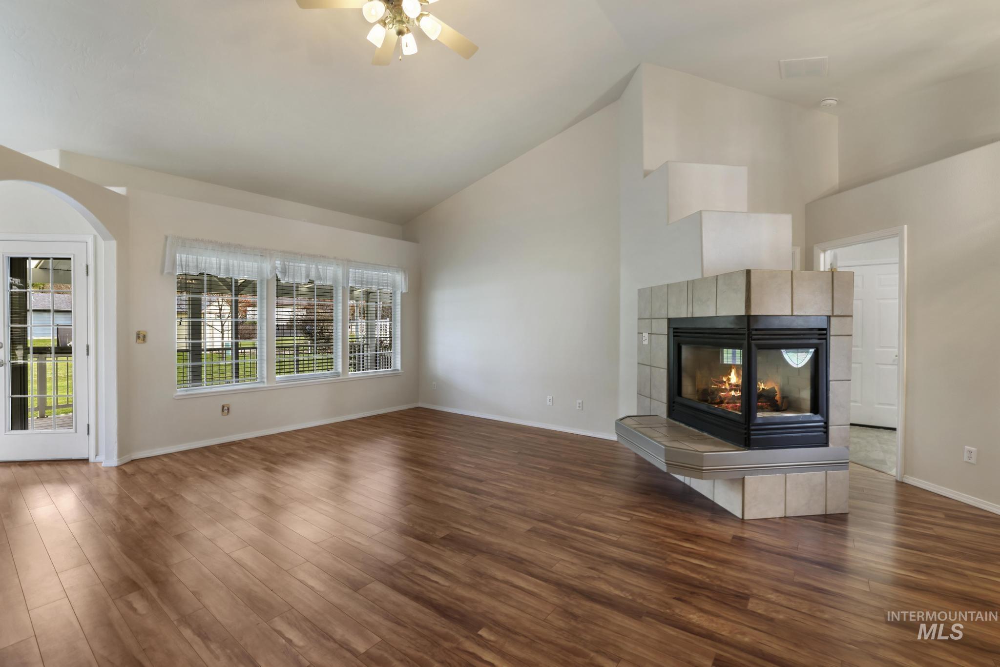 1538 Brookside Loop, Twin Falls, Idaho 83301, 3 Bedrooms, 2 Bathrooms, Residential For Sale, Price $399,000, 98966934