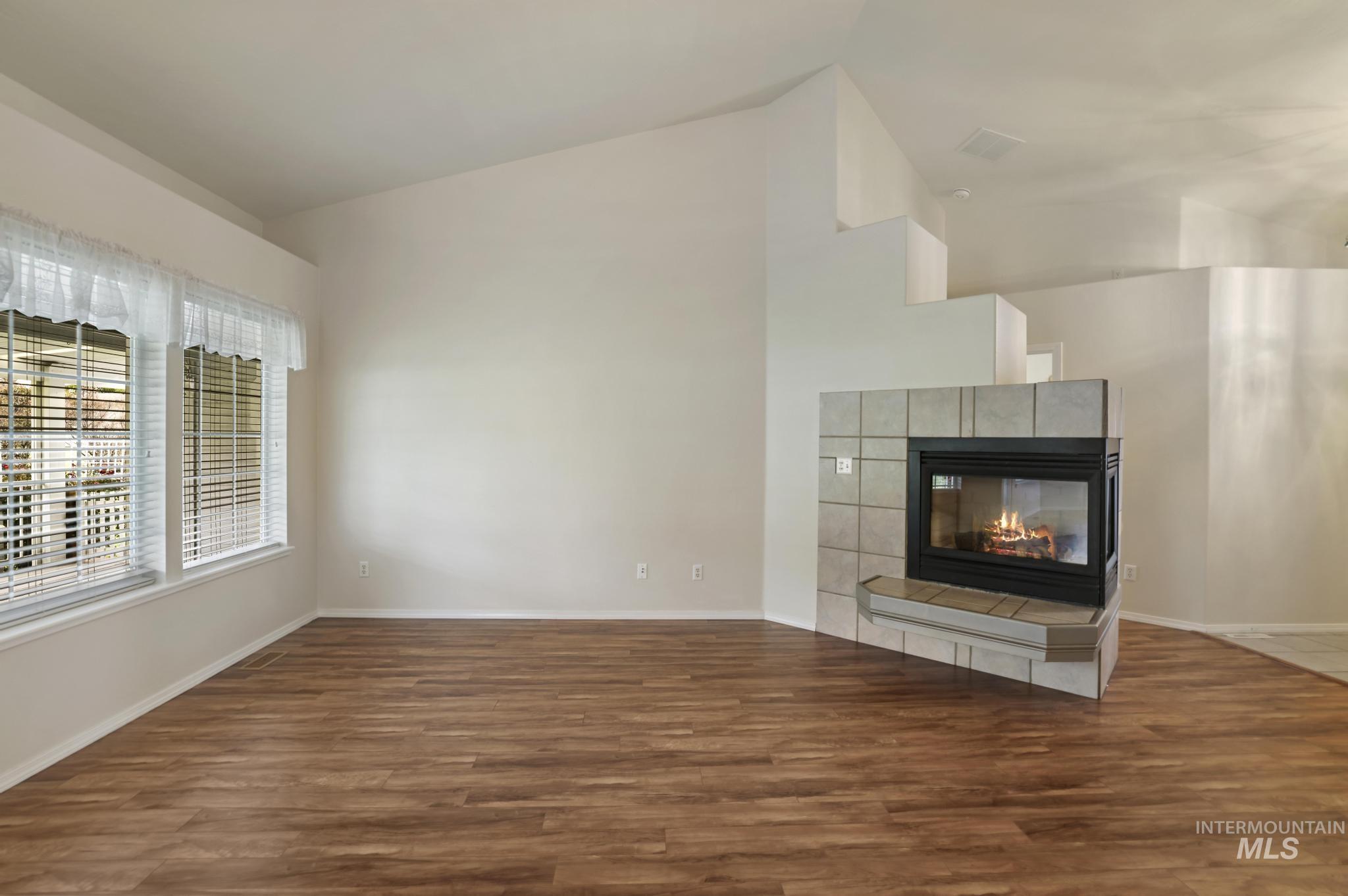 1538 Brookside Loop, Twin Falls, Idaho 83301, 3 Bedrooms, 2 Bathrooms, Residential For Sale, Price $399,000, 98966934