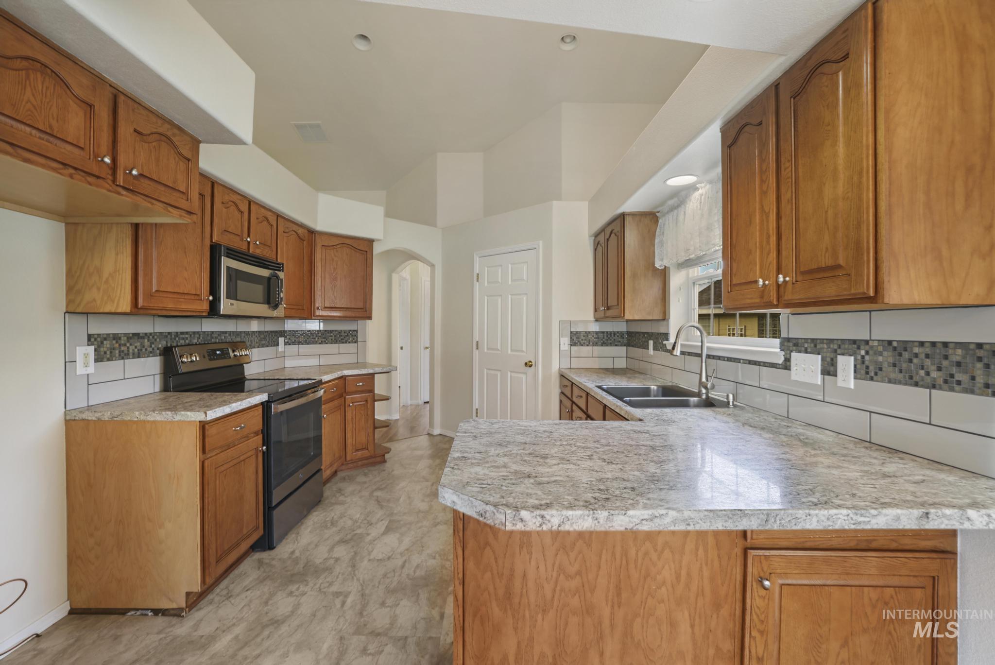 1538 Brookside Loop, Twin Falls, Idaho 83301, 3 Bedrooms, 2 Bathrooms, Residential For Sale, Price $399,000, 98966934