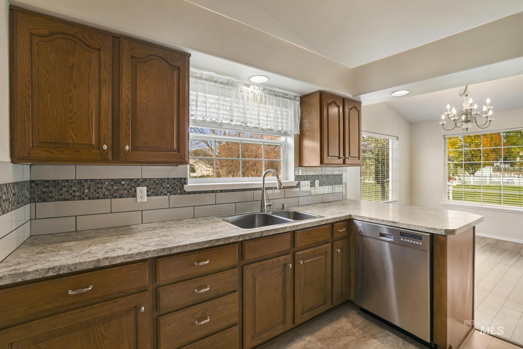 1538 Brookside Loop, Twin Falls, Idaho 83301, 3 Bedrooms, 2 Bathrooms, Residential For Sale, Price $399,000, 98966934