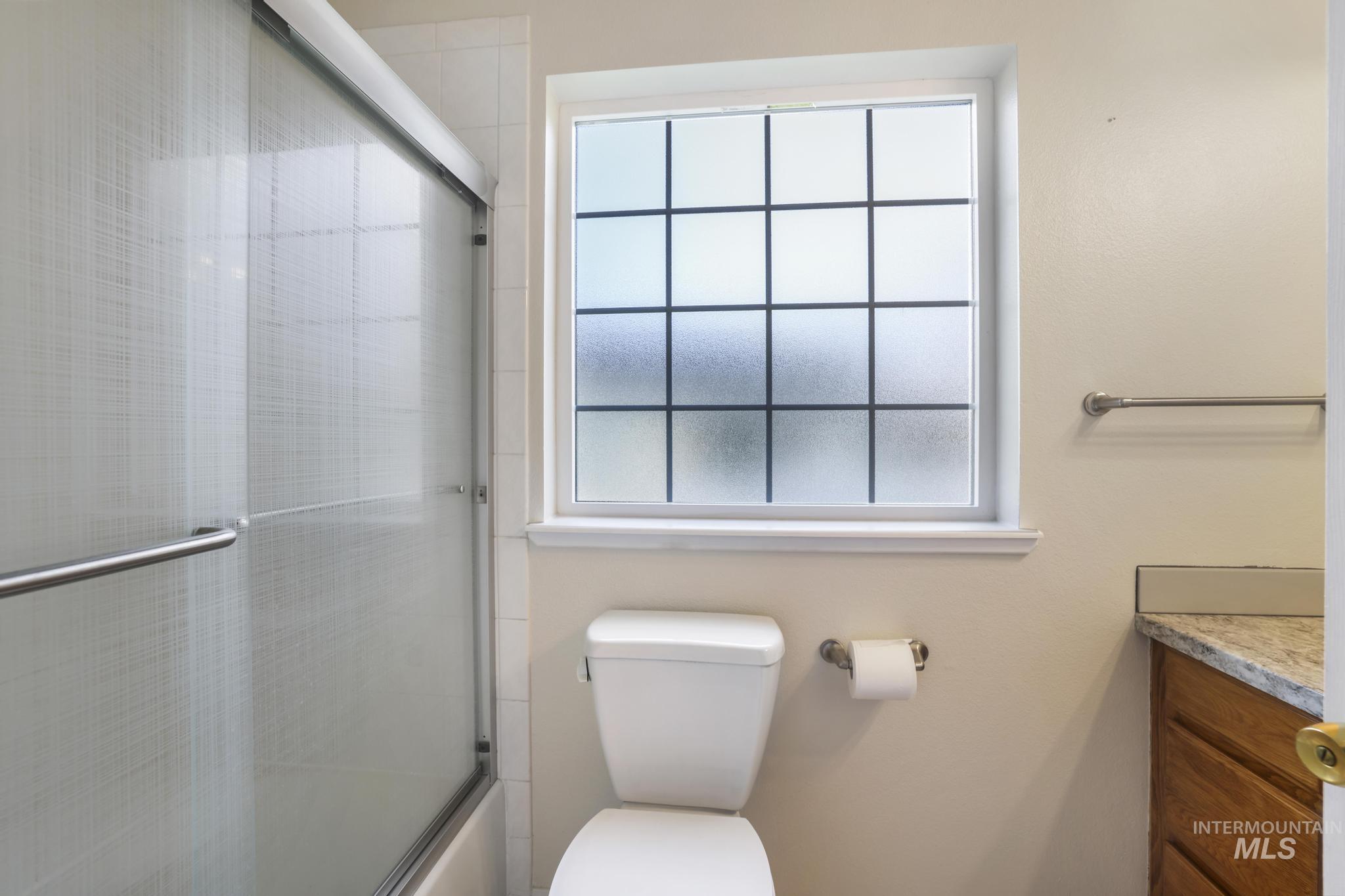 1538 Brookside Loop, Twin Falls, Idaho 83301, 3 Bedrooms, 2 Bathrooms, Residential For Sale, Price $399,000, 98966934