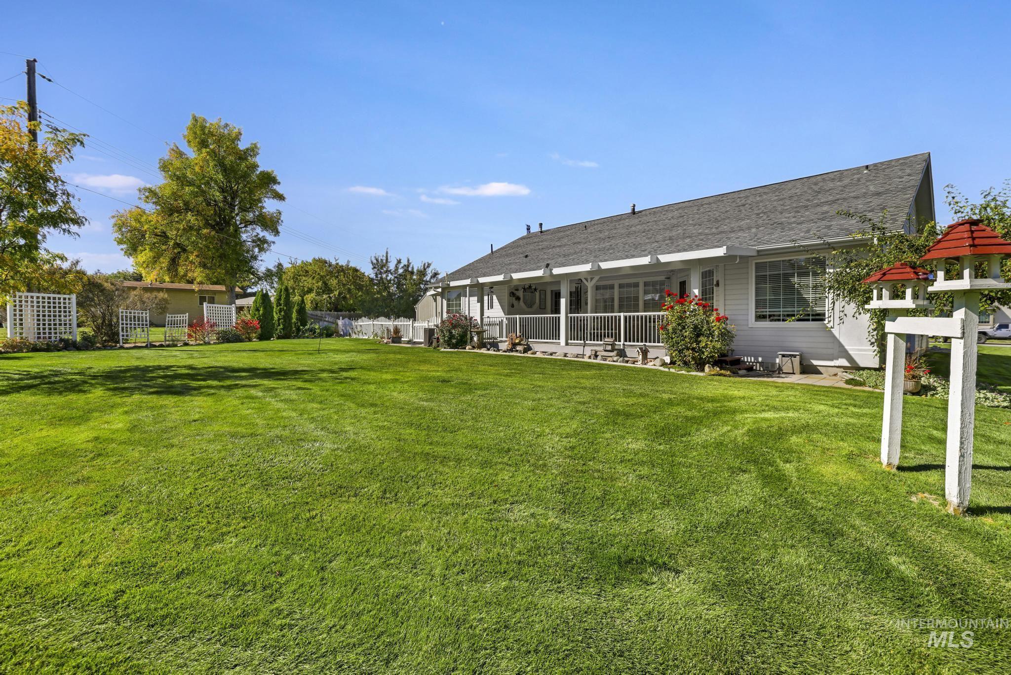 1538 Brookside Loop, Twin Falls, Idaho 83301, 3 Bedrooms, 2 Bathrooms, Residential For Sale, Price $399,000, 98966934