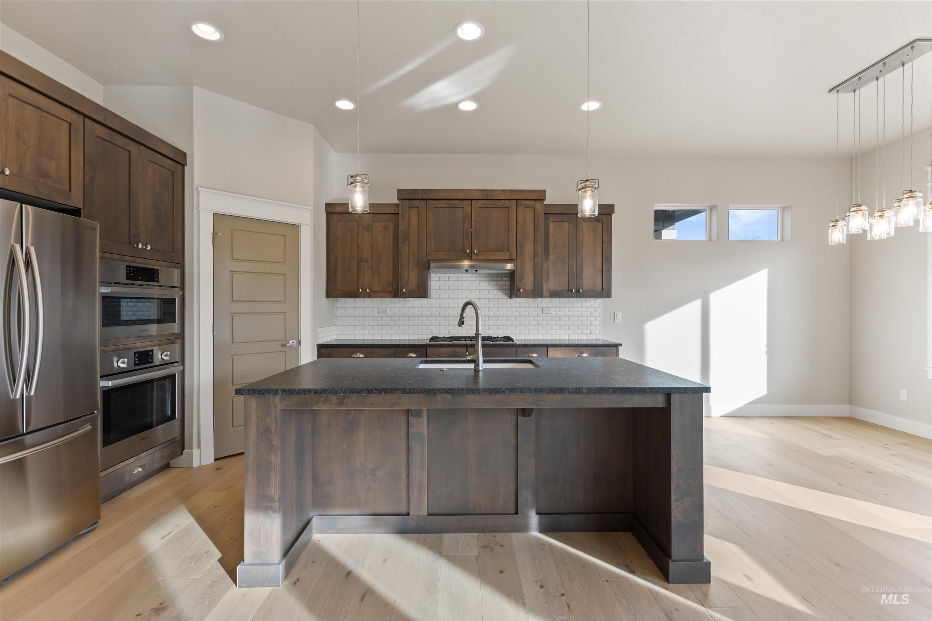 93 W Lockhart ln, Meridian, Idaho 83646, 3 Bedrooms, 2 Bathrooms, Residential For Sale, Price $539,900, 98966935