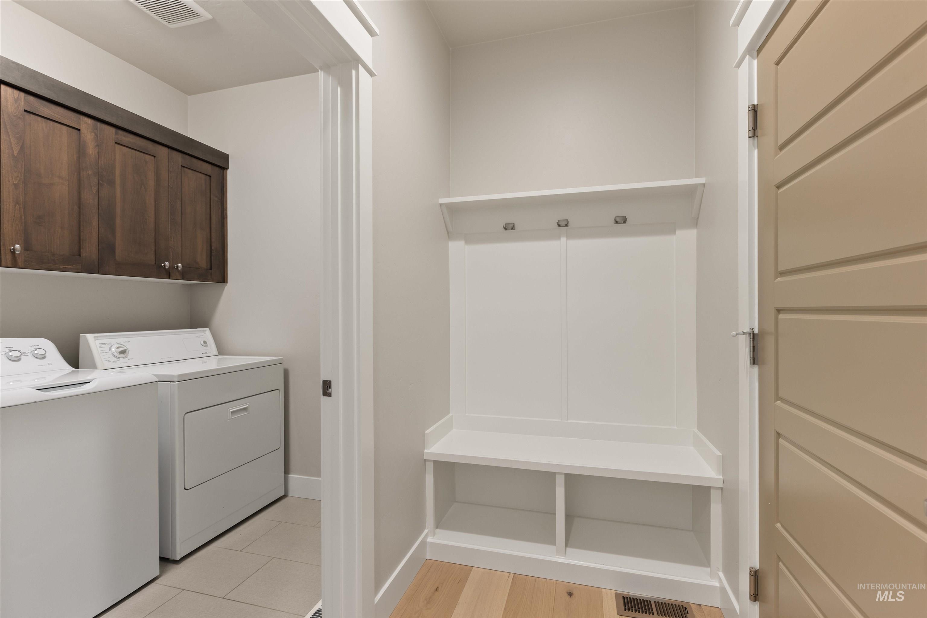 93 W Lockhart ln, Meridian, Idaho 83646, 3 Bedrooms, 2 Bathrooms, Residential For Sale, Price $539,900, 98966935