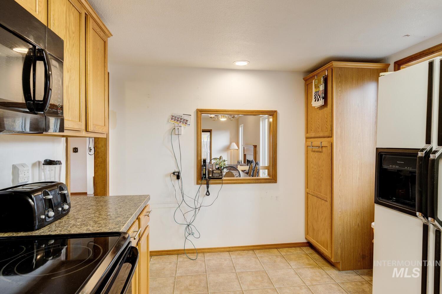 4198 N Oxbow Way, Boise, Idaho 83713, 3 Bedrooms, 2 Bathrooms, Residential For Sale, Price $409,000, 98966973