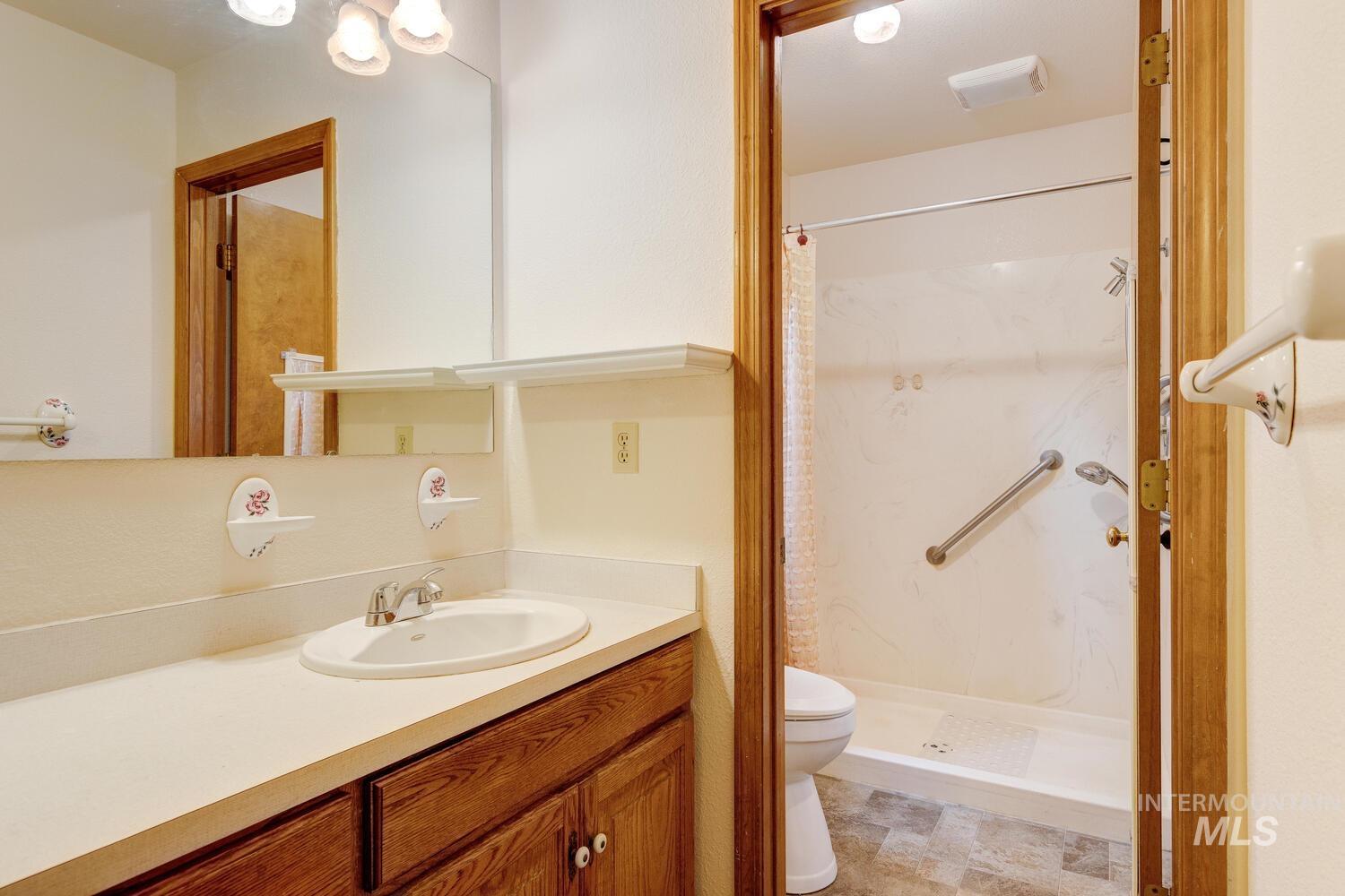 4198 N Oxbow Way, Boise, Idaho 83713, 3 Bedrooms, 2 Bathrooms, Residential For Sale, Price $409,000, 98966973