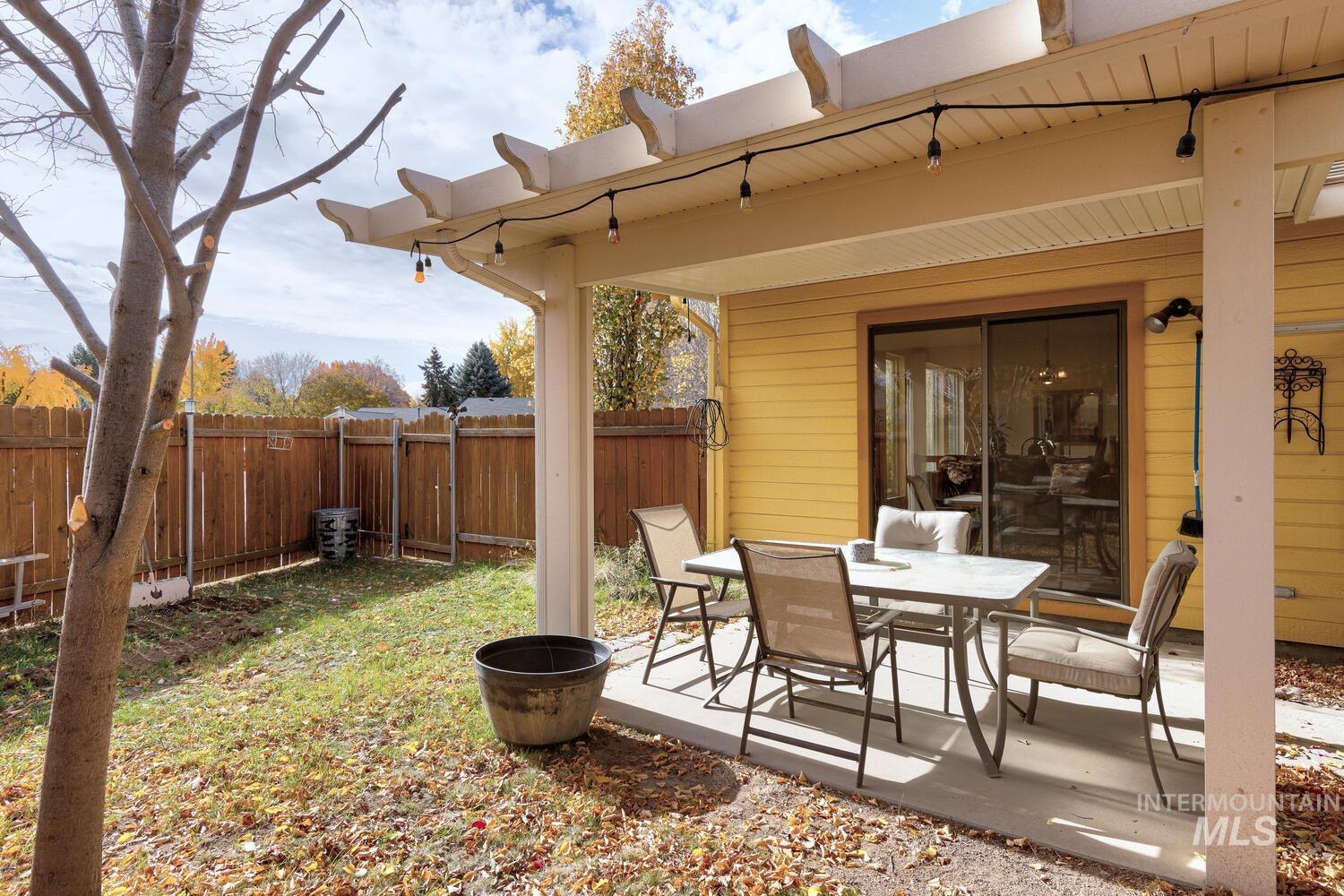 4198 N Oxbow Way, Boise, Idaho 83713, 3 Bedrooms, 2 Bathrooms, Residential For Sale, Price $409,000, 98966973