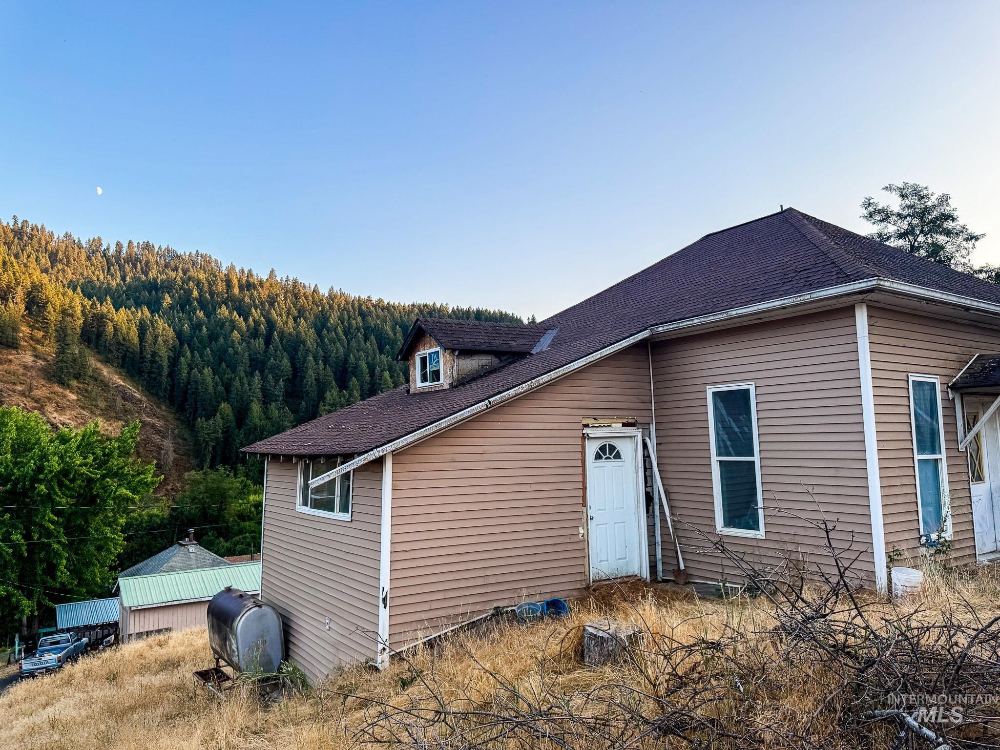 301 E B Street, Kendrick, Idaho 83524, 3 Bedrooms, 3 Bathrooms, Residential For Sale, Price $125,000, 98966975