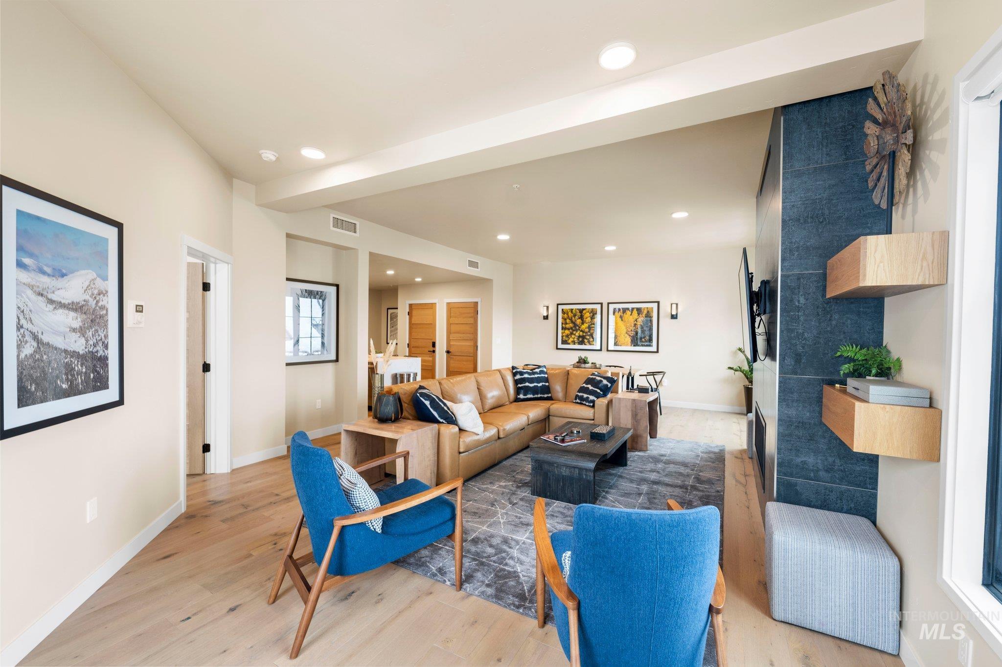 760 Village Drive, Donnelly, Idaho 83615, 2 Bedrooms, 2 Bathrooms, Residential For Sale, Price $998,900, 98966976