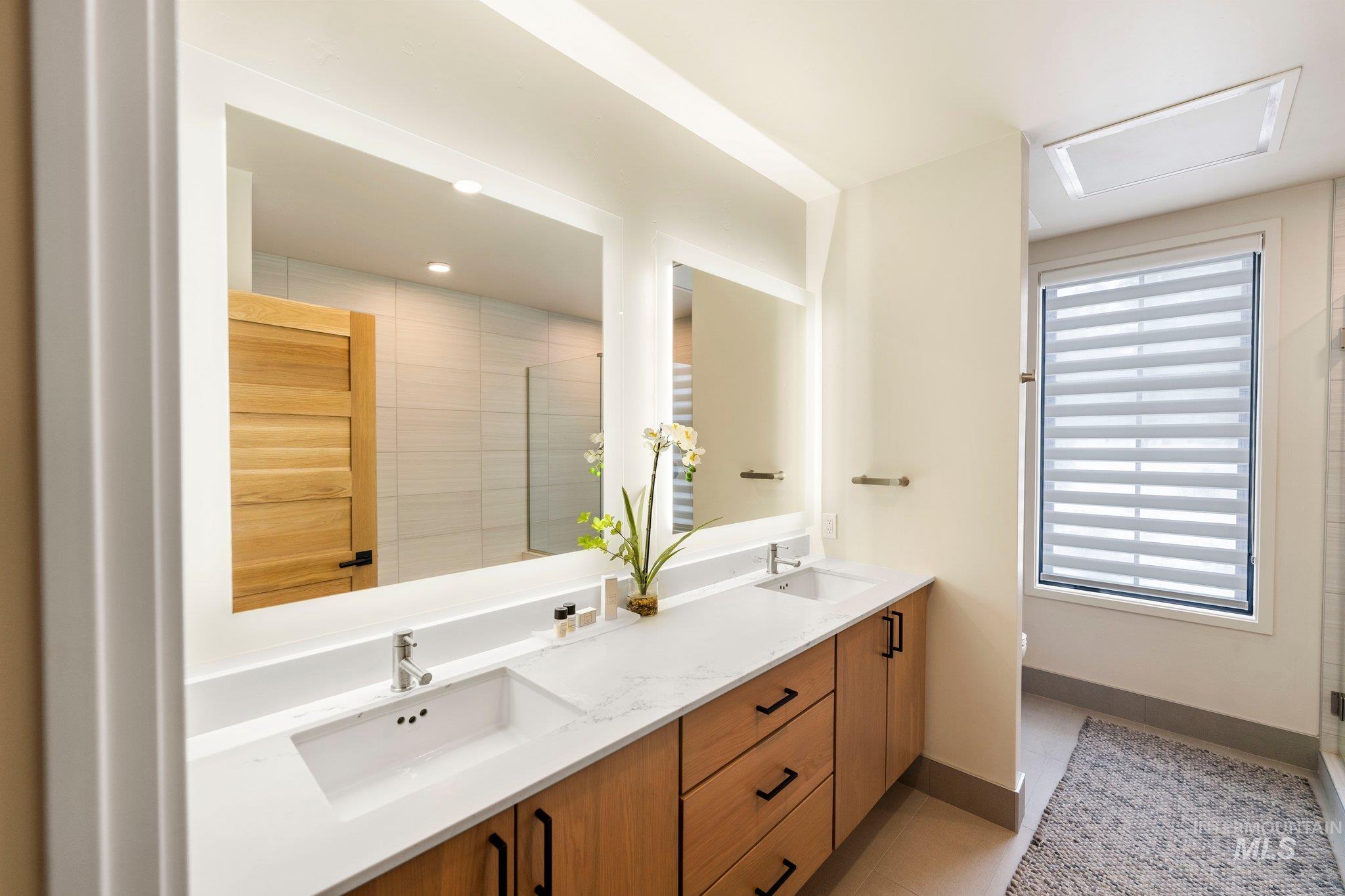 760 Village Drive, Donnelly, Idaho 83615, 2 Bedrooms, 2 Bathrooms, Residential For Sale, Price $998,900, 98966976