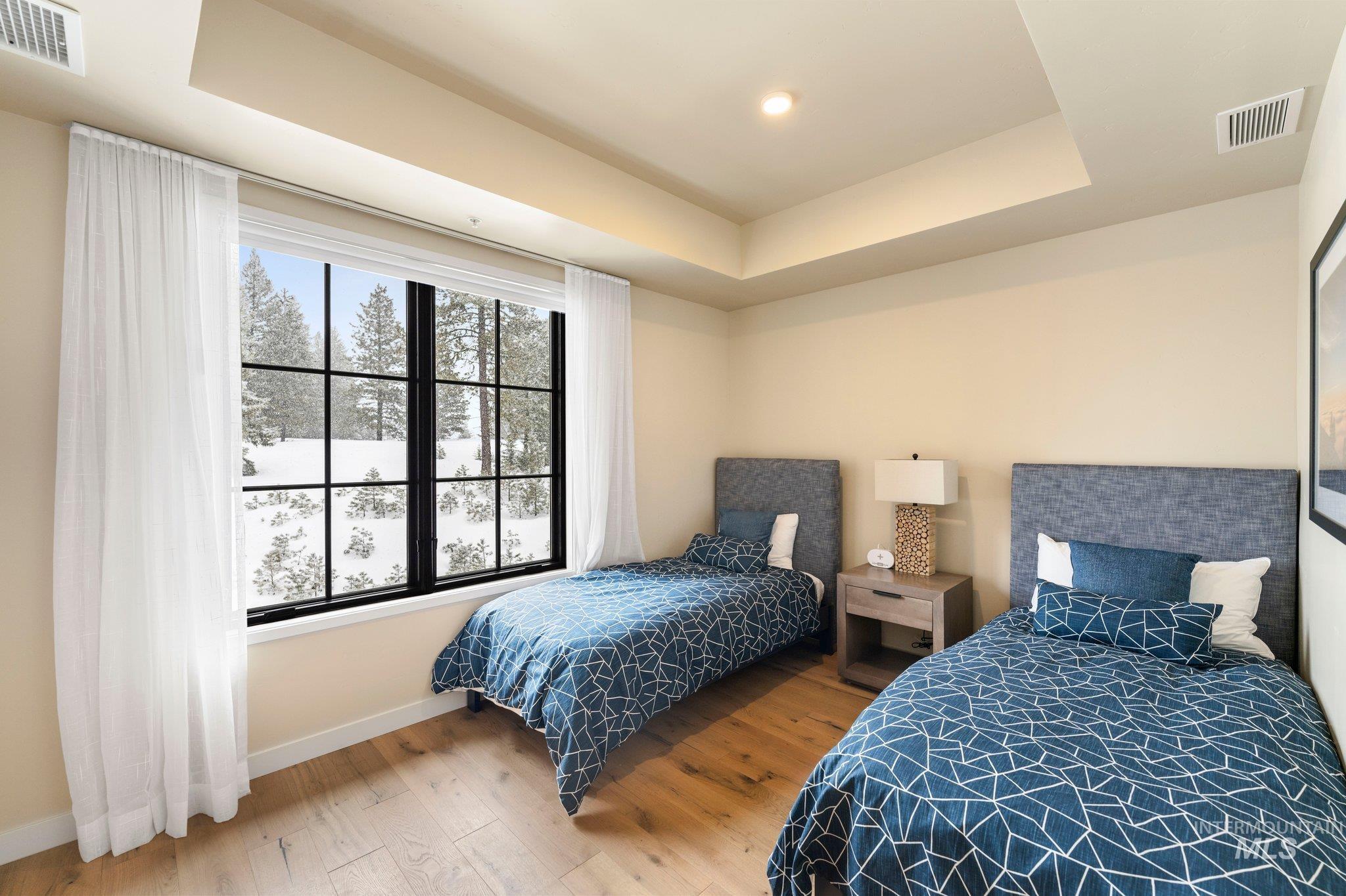 760 Village Drive, Donnelly, Idaho 83615, 2 Bedrooms, 2 Bathrooms, Residential For Sale, Price $998,900, 98966976