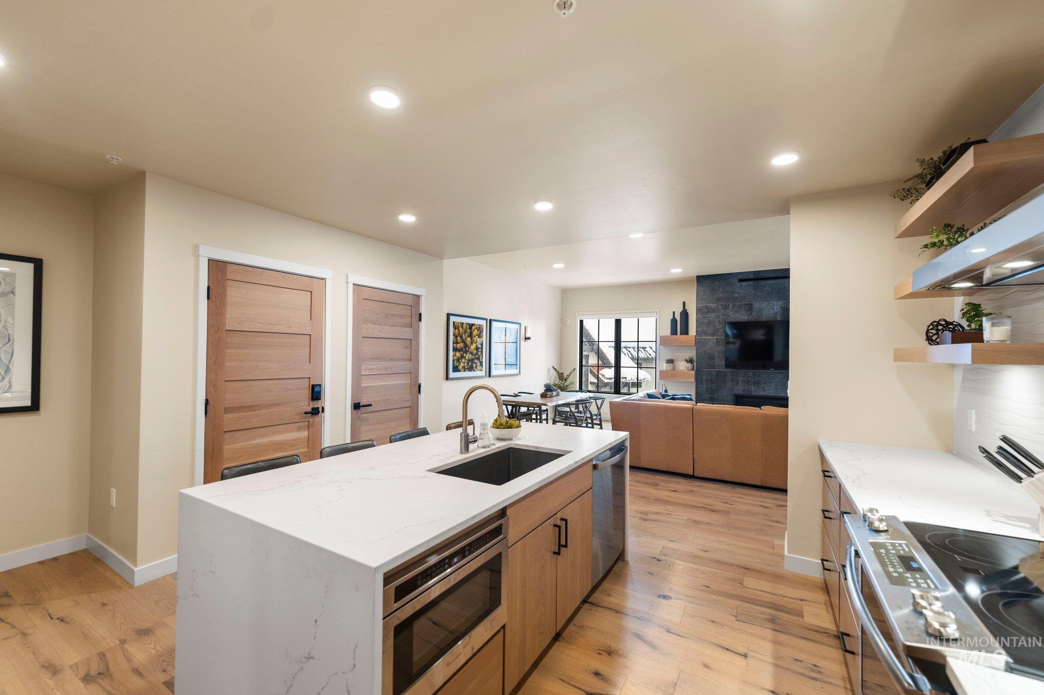 760 Village Drive, Donnelly, Idaho 83615, 2 Bedrooms, 2 Bathrooms, Residential For Sale, Price $998,900, 98966976