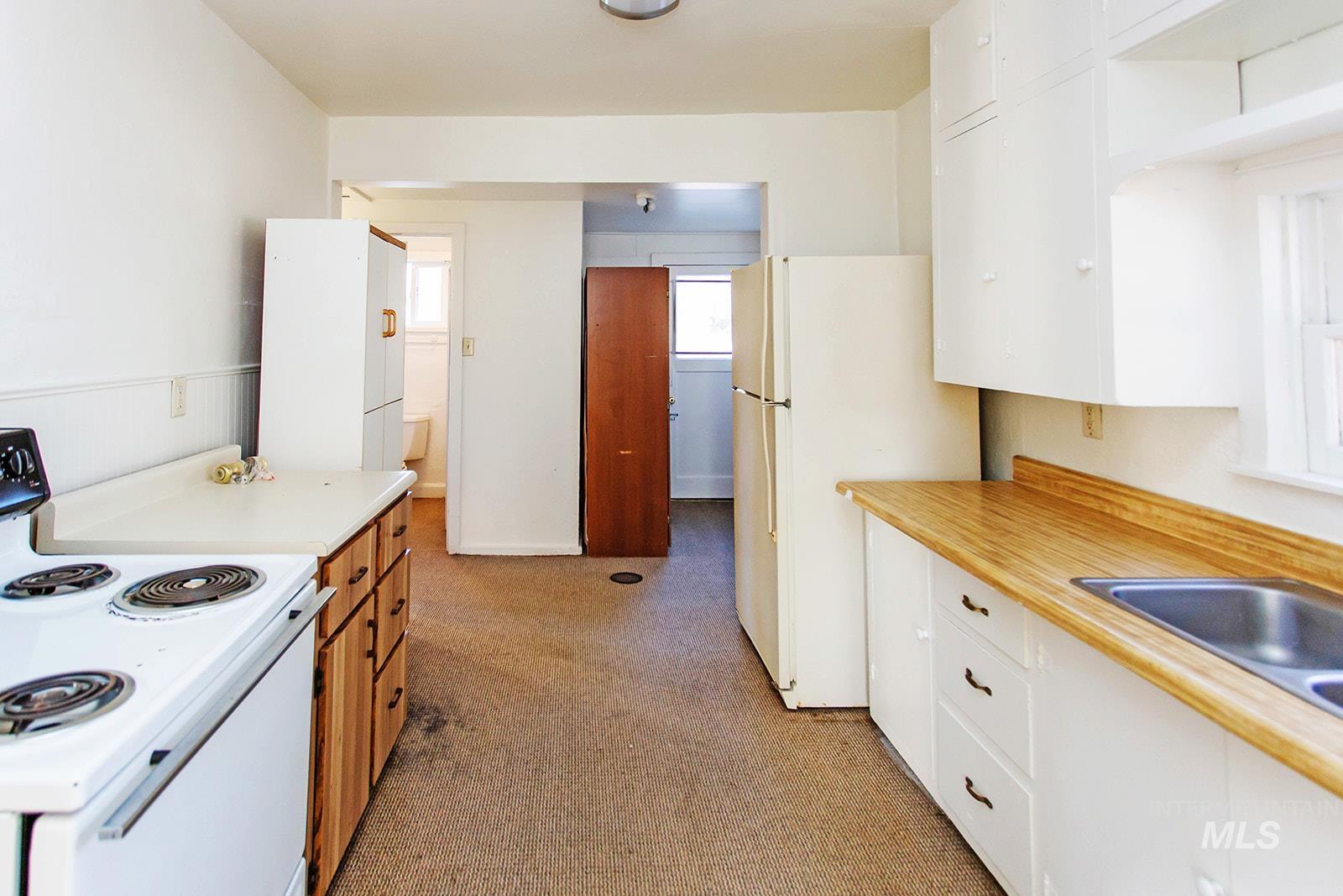 319 Jackson St, Twin Falls, Idaho 83301, 2 Bedrooms, 1 Bathroom, Residential Income For Sale, Price $229,000, 98966981