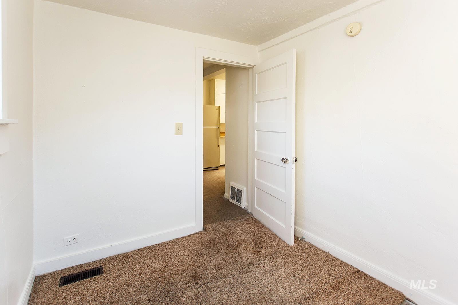 319 Jackson St, Twin Falls, Idaho 83301, 2 Bedrooms, 1 Bathroom, Residential Income For Sale, Price $229,000, 98966981