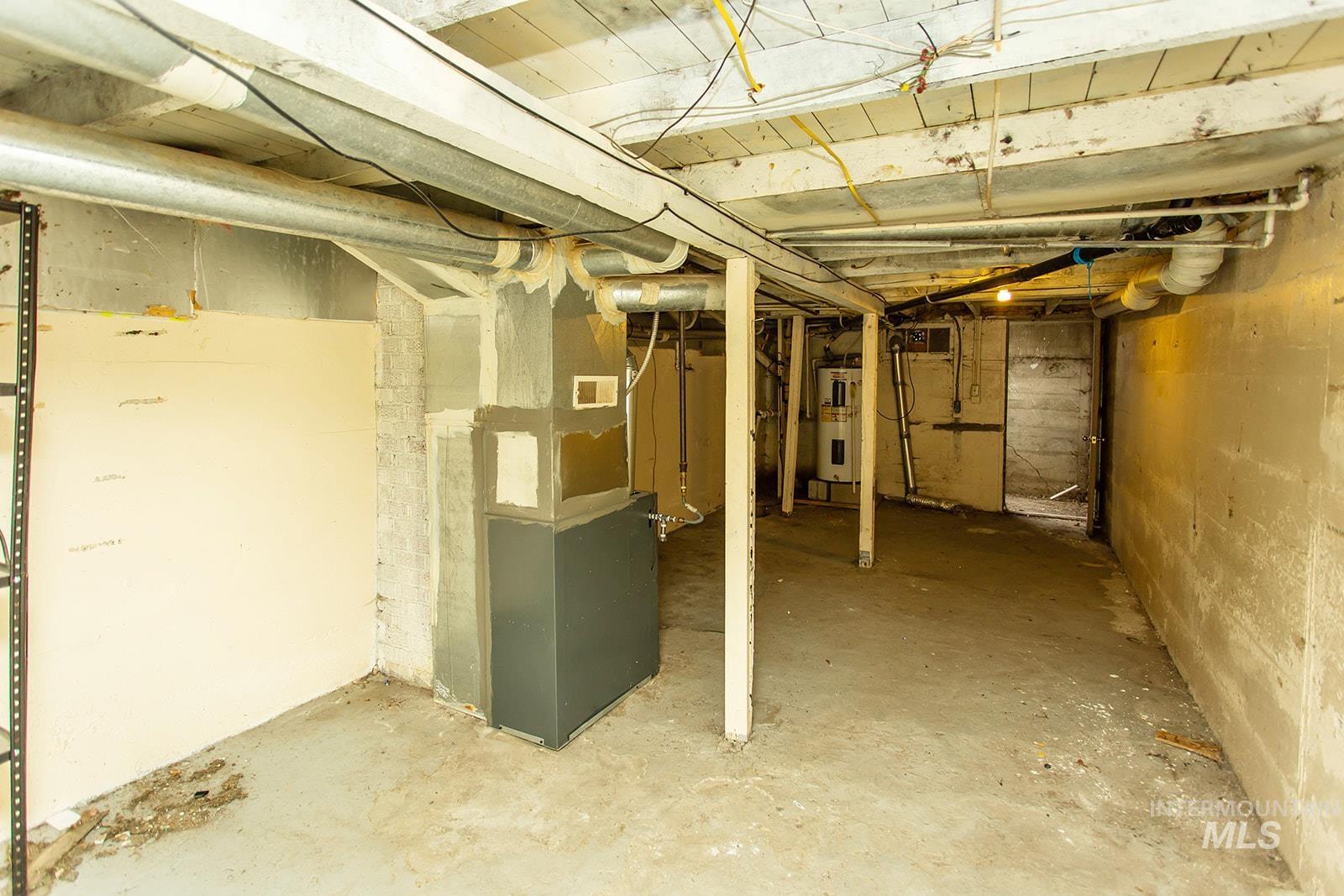 319 Jackson St, Twin Falls, Idaho 83301, 2 Bedrooms, 1 Bathroom, Residential Income For Sale, Price $229,000, 98966981