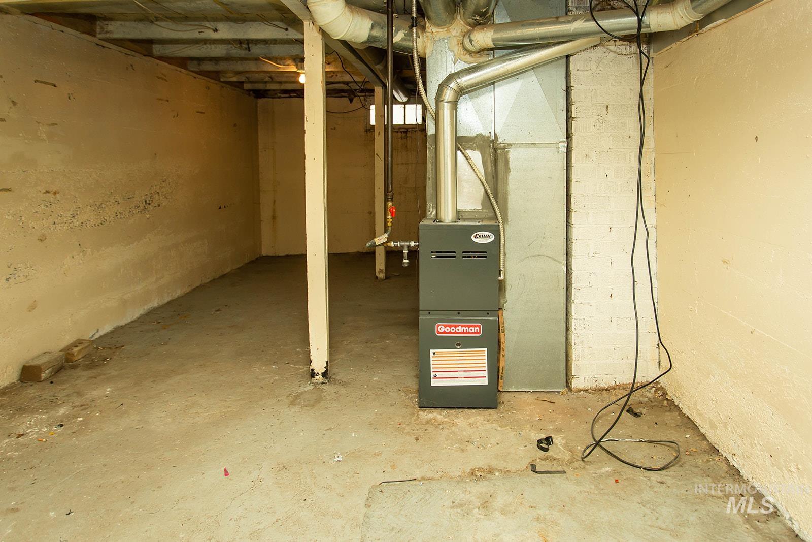 319 Jackson St, Twin Falls, Idaho 83301, 2 Bedrooms, 1 Bathroom, Residential Income For Sale, Price $229,000, 98966981