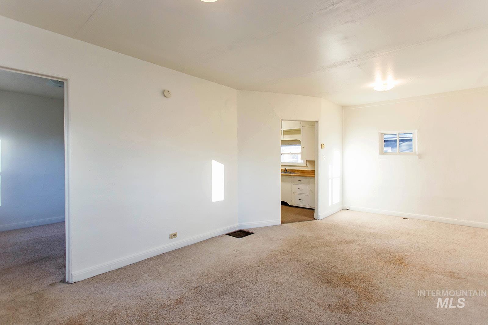 319 Jackson St, Twin Falls, Idaho 83301, 2 Bedrooms, 1 Bathroom, Residential Income For Sale, Price $229,000, 98966981