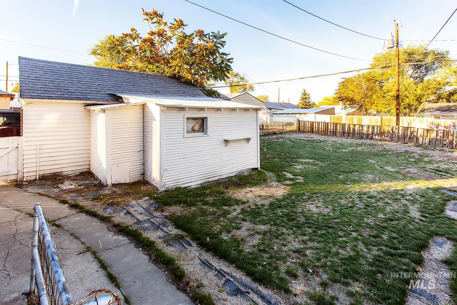 319 Jackson St, Twin Falls, Idaho 83301, 2 Bedrooms, 1 Bathroom, Residential For Sale, Price $229,000, 98966983