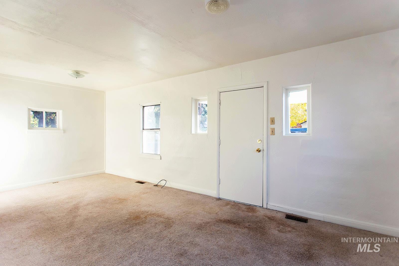 319 Jackson St, Twin Falls, Idaho 83301, 2 Bedrooms, 1 Bathroom, Residential For Sale, Price $229,000, 98966983