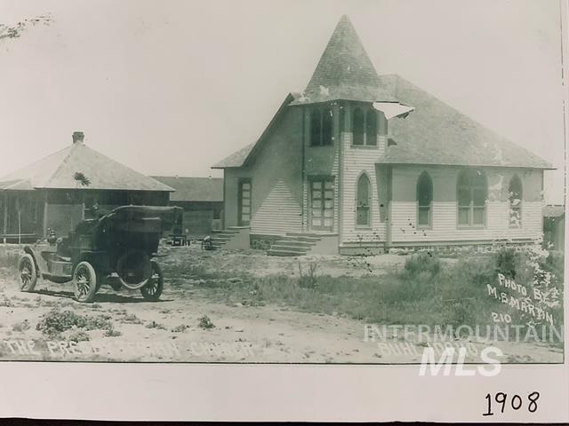 200 N 8th, Buhl, Idaho 83316, 2 Bedrooms, 1 Bathroom, Residential Income For Sale, Price $750,000, 98966985