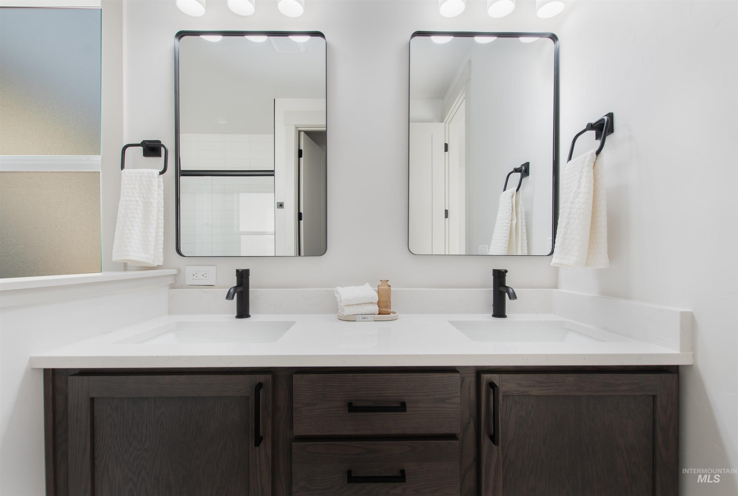 438 Linden St, New Plymouth, Idaho 83655, 5 Bedrooms, 2.5 Bathrooms, Residential For Sale, Price $465,000, 98966987