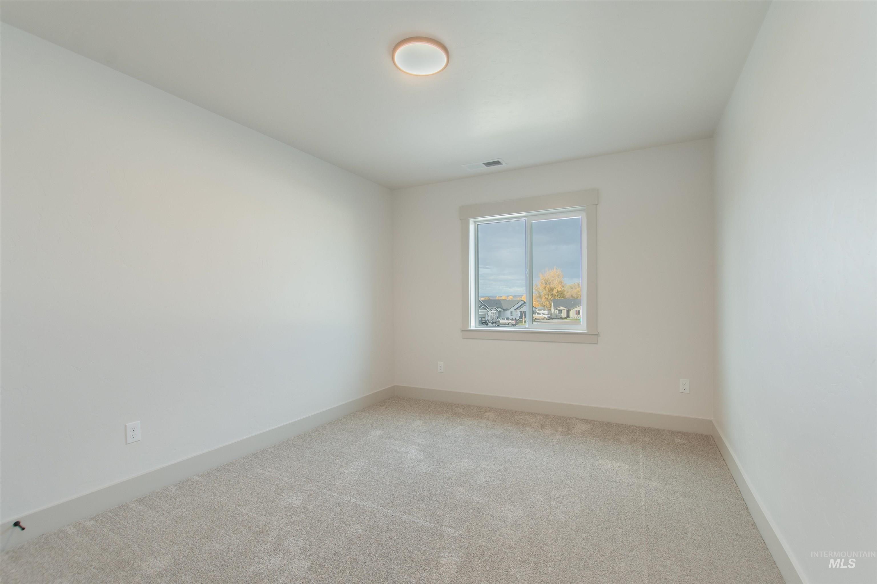 438 Linden St, New Plymouth, Idaho 83655, 5 Bedrooms, 2.5 Bathrooms, Residential For Sale, Price $465,000, 98966987