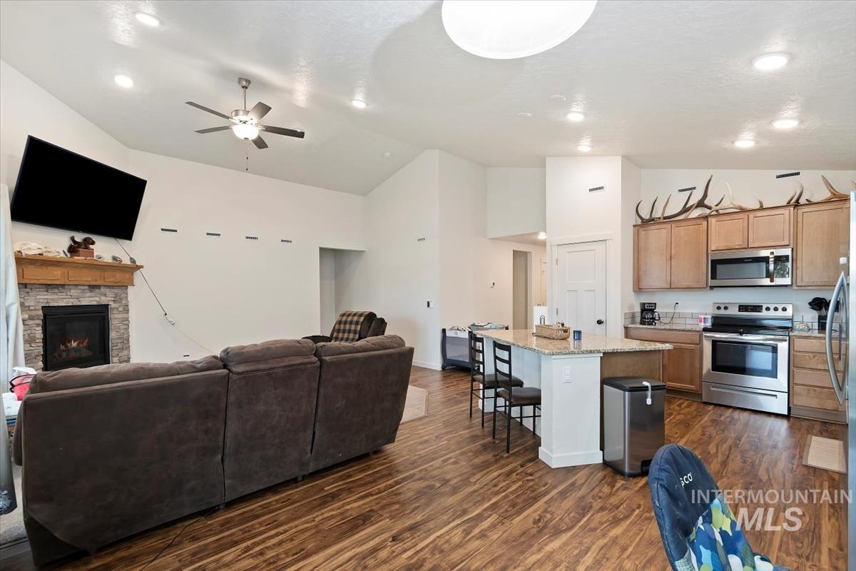 658 E Warrior Basin St, Kuna, Idaho 83634, 3 Bedrooms, 2 Bathrooms, Residential For Sale, Price $445,000, 98966999