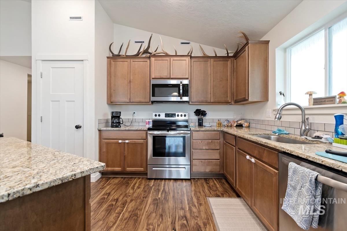 658 E Warrior Basin St, Kuna, Idaho 83634, 3 Bedrooms, 2 Bathrooms, Residential For Sale, Price $445,000, 98966999