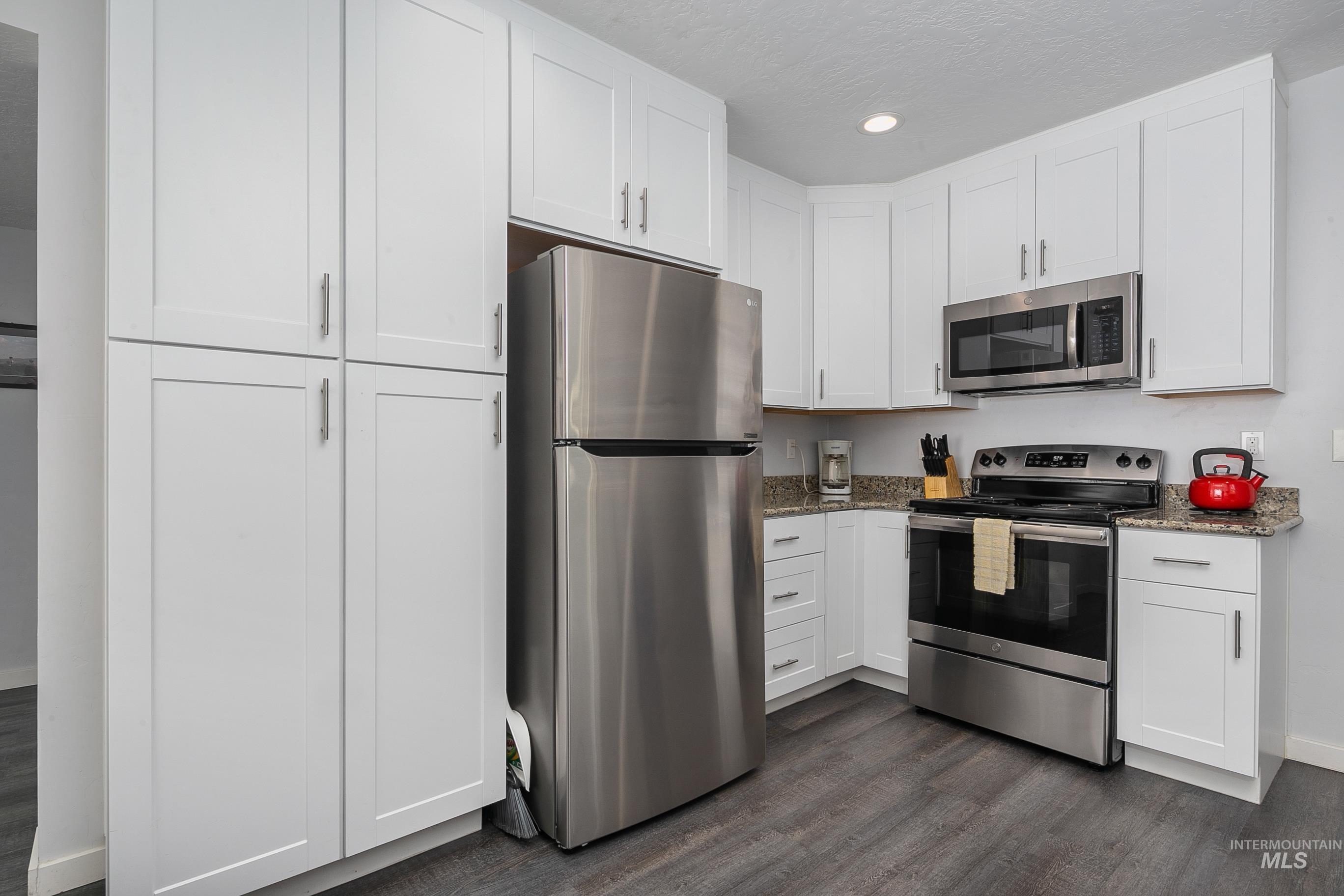 2513 N 31st, Boise, Idaho 83703, 3 Bedrooms, 2 Bathrooms, Residential Income For Sale, Price $870,000, 98967007