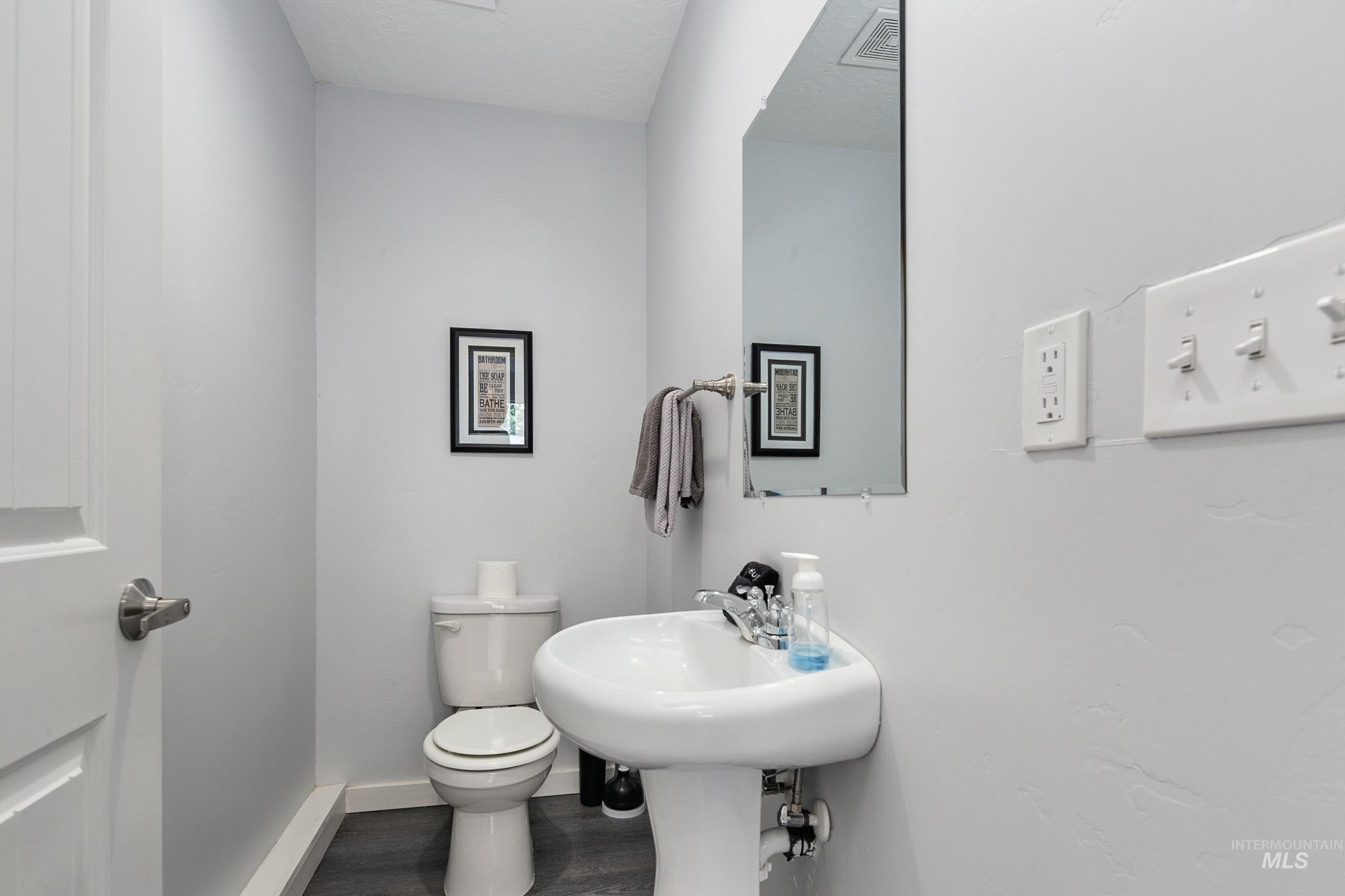 2513 N 31st, Boise, Idaho 83703, 3 Bedrooms, 2 Bathrooms, Residential Income For Sale, Price $870,000, 98967007