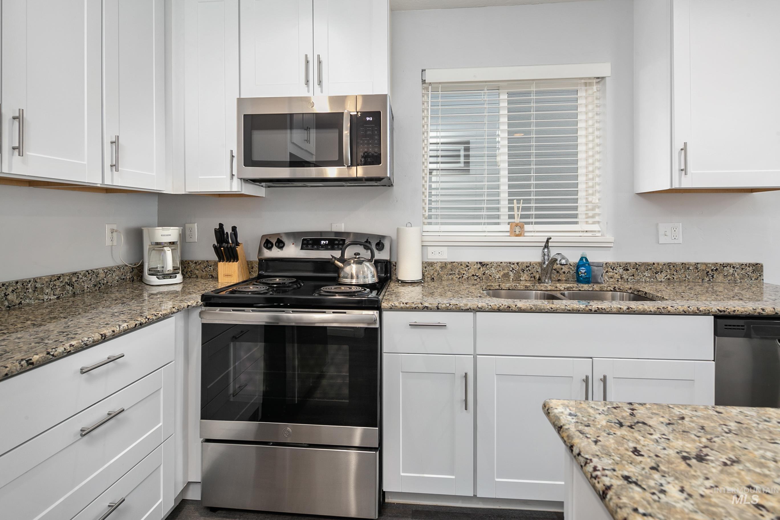 2513 N 31st, Boise, Idaho 83703, 3 Bedrooms, 2 Bathrooms, Residential Income For Sale, Price $870,000, 98967007