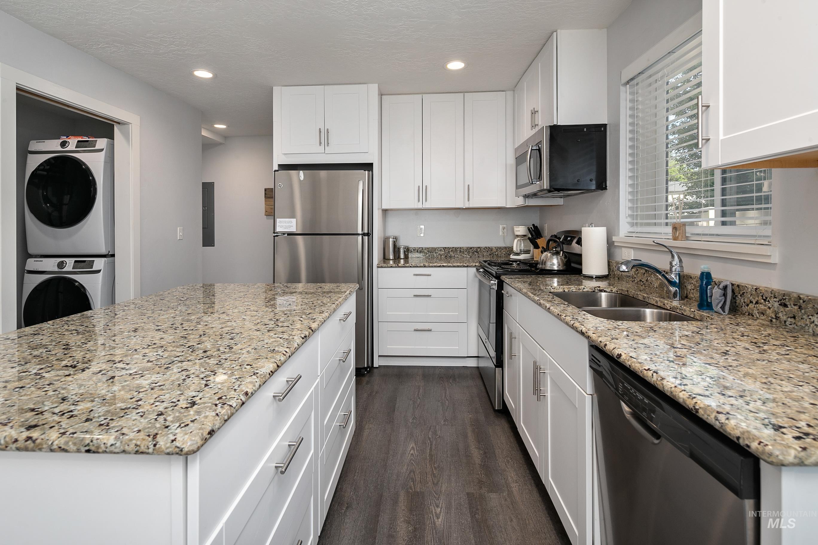 2513 N 31st, Boise, Idaho 83703, 3 Bedrooms, 2 Bathrooms, Residential Income For Sale, Price $870,000, 98967007