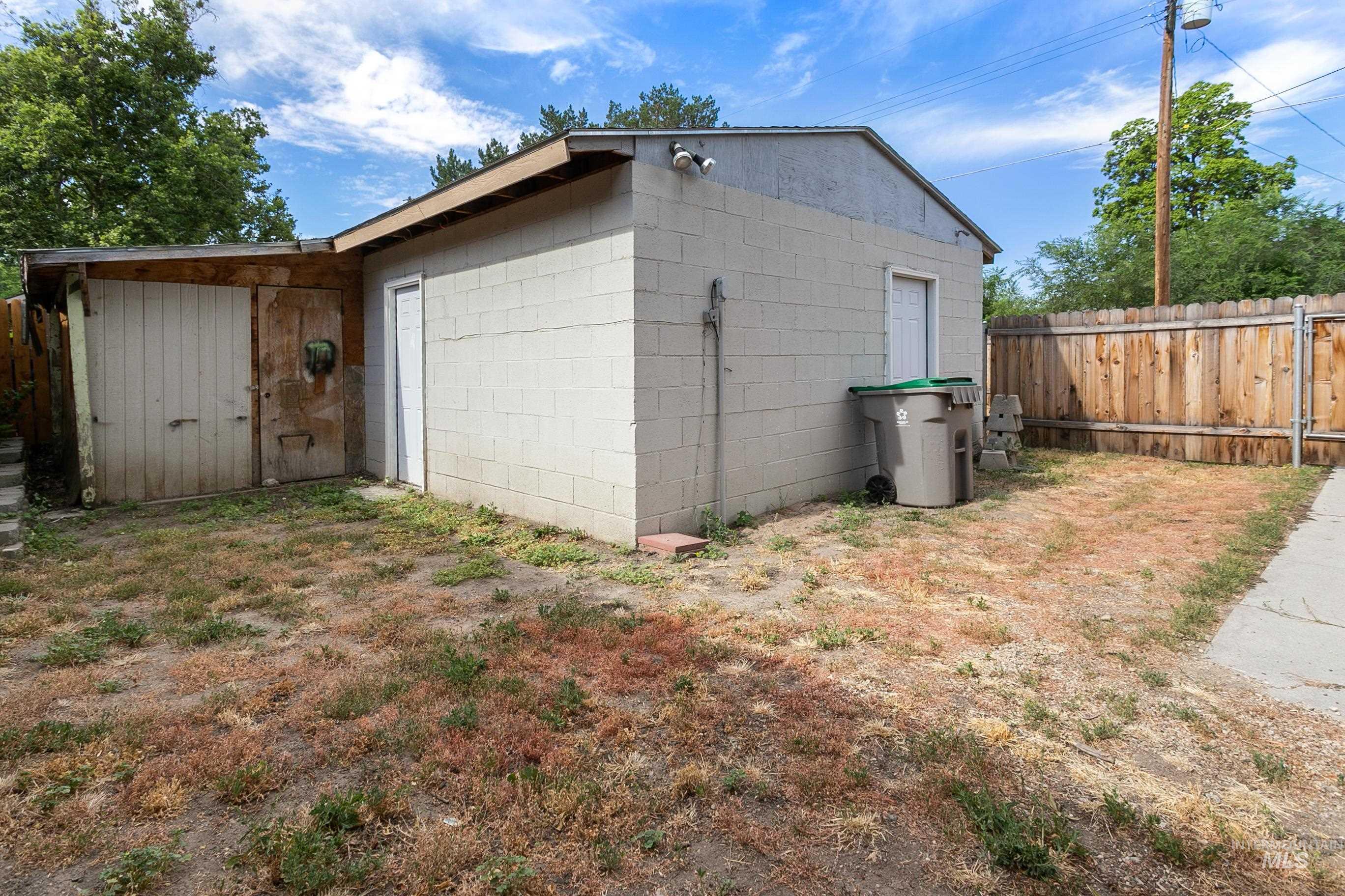 2513 N 31st, Boise, Idaho 83703, 3 Bedrooms, 2 Bathrooms, Residential Income For Sale, Price $870,000, 98967007