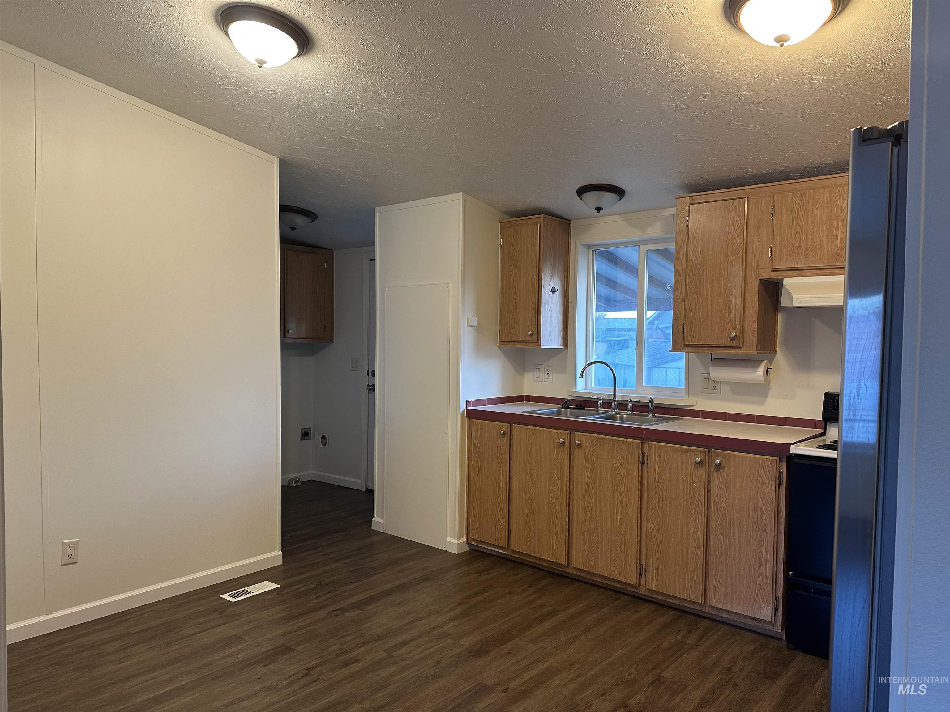 3104 Sage Dr, Caldwell, Idaho 83605, 3 Bedrooms, 2 Bathrooms, Residential For Sale, Price $110,000, 98967010