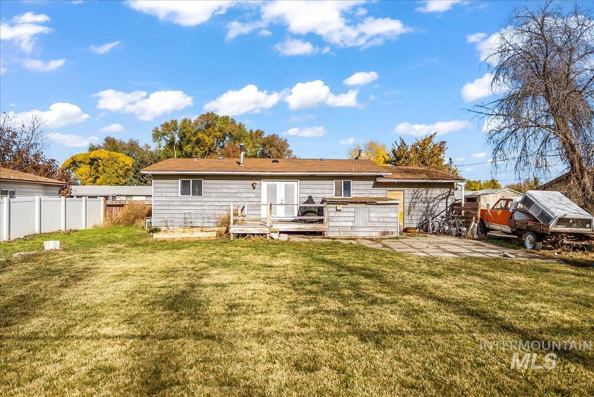 1734 Poplar Ave, Twin Falls, Idaho 83301-6702, 4 Bedrooms, 2 Bathrooms, Residential For Sale, Price $274,900, 98967012