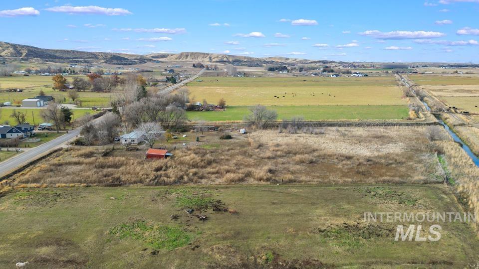 9350 Dewey Rd, Emmett, Idaho 83617, 3 Bedrooms, 2 Bathrooms, Residential For Sale, Price $424,000, 98967023