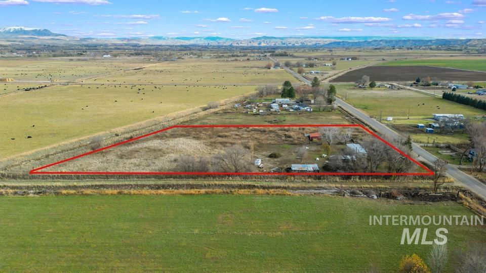 9350 Dewey Rd, Emmett, Idaho 83617, 3 Bedrooms, 2 Bathrooms, Residential For Sale, Price $424,000, 98967023