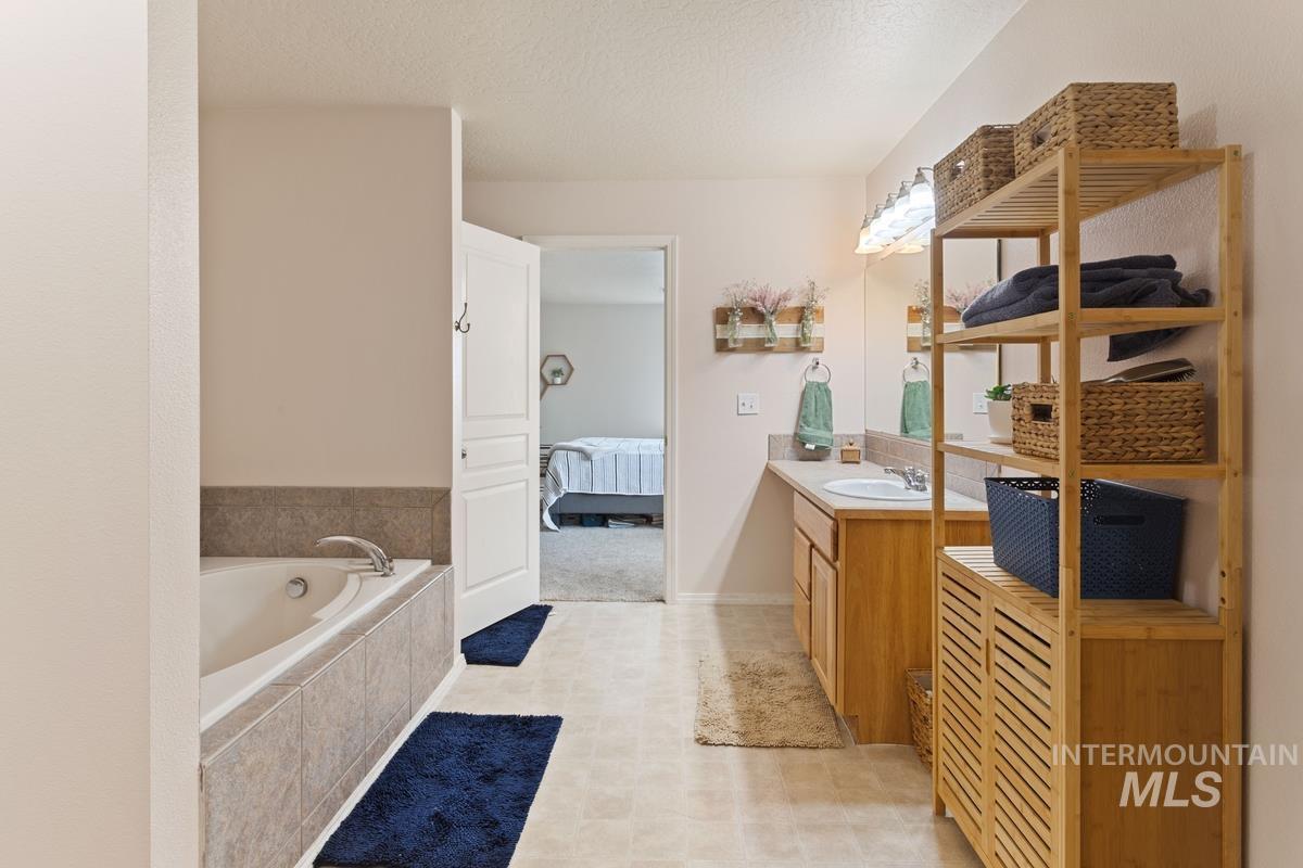 11950 W Crested Butte Ct, Nampa, Idaho 83651, 4 Bedrooms, 2.5 Bathrooms, Residential For Sale, Price $514,500, 98967044