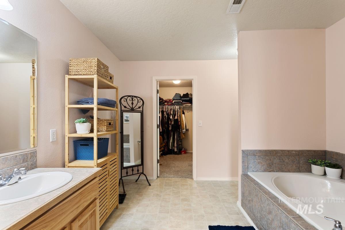 11950 W Crested Butte Ct, Nampa, Idaho 83651, 4 Bedrooms, 2.5 Bathrooms, Residential For Sale, Price $514,500, 98967044