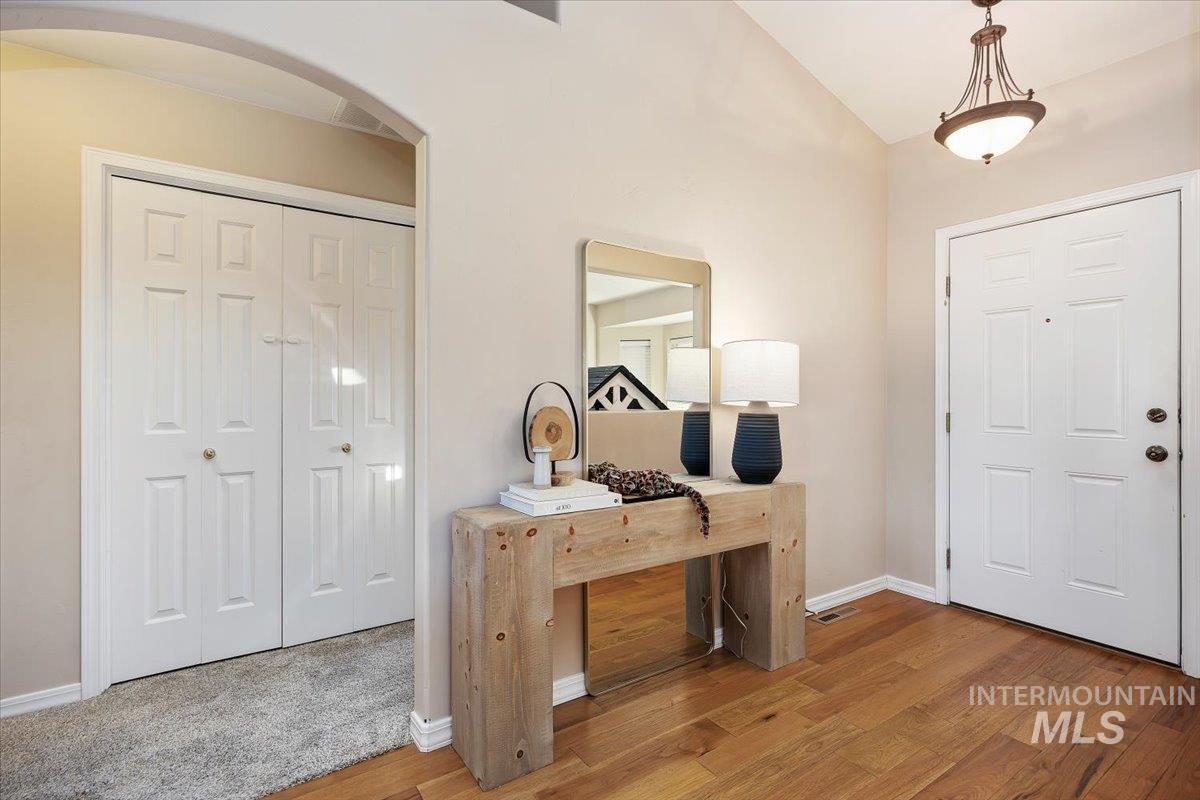 524 Meadowlark Way, Twin Falls, Idaho 83301-6820, 4 Bedrooms, 2 Bathrooms, Residential For Sale, Price $434,900, 98967047