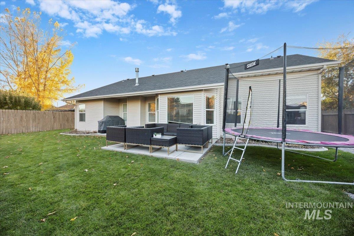 524 Meadowlark Way, Twin Falls, Idaho 83301-6820, 4 Bedrooms, 2 Bathrooms, Residential For Sale, Price $434,900, 98967047