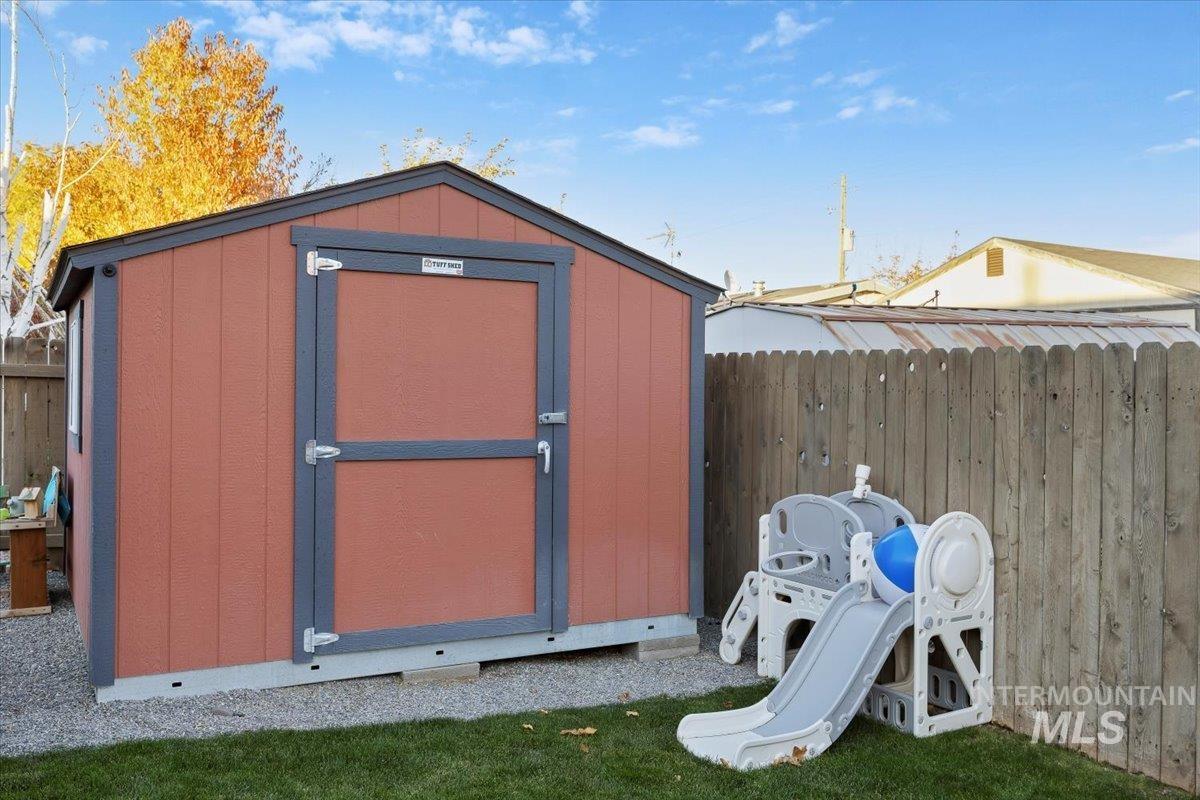 524 Meadowlark Way, Twin Falls, Idaho 83301-6820, 4 Bedrooms, 2 Bathrooms, Residential For Sale, Price $434,900, 98967047