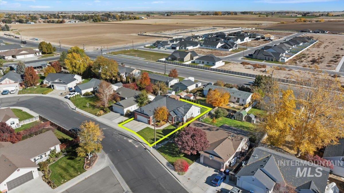 524 Meadowlark Way, Twin Falls, Idaho 83301-6820, 4 Bedrooms, 2 Bathrooms, Residential For Sale, Price $434,900, 98967047