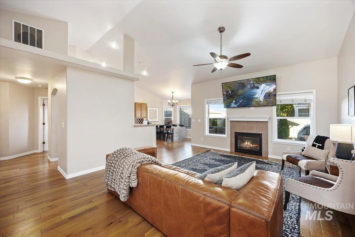 524 Meadowlark Way, Twin Falls, Idaho 83301-6820, 4 Bedrooms, 2 Bathrooms, Residential For Sale, Price $434,900, 98967047